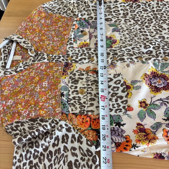 Pilcro by Anthropologie Leopard Floral Patchwork Button Down Shirt Medium Boho - Picture 2 of 8